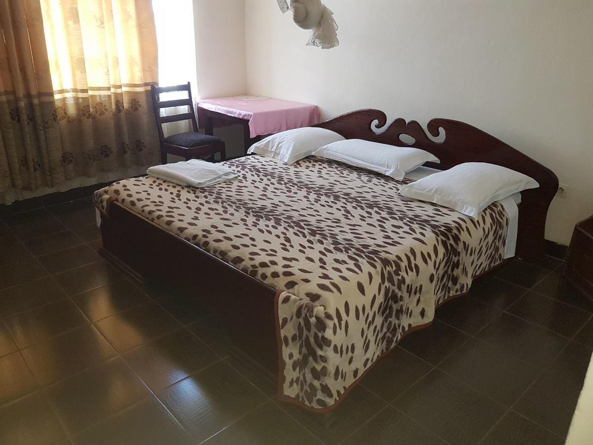 Centre D' Accueil Joli Reve Hotel Kisangani ภายนอก รูปภาพ